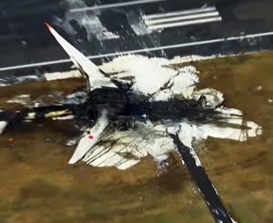 일본 하네다 공항 JAL 항공기 JA13XJ, ma722 항공기 화재후 불탄 모습