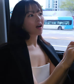 배우 박보영 인스타 가슴 헐렁한 드레스