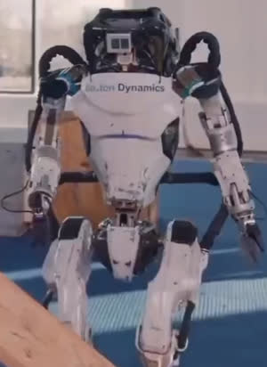보스턴 다이나믹스가 개발한 로봇 아틀라스